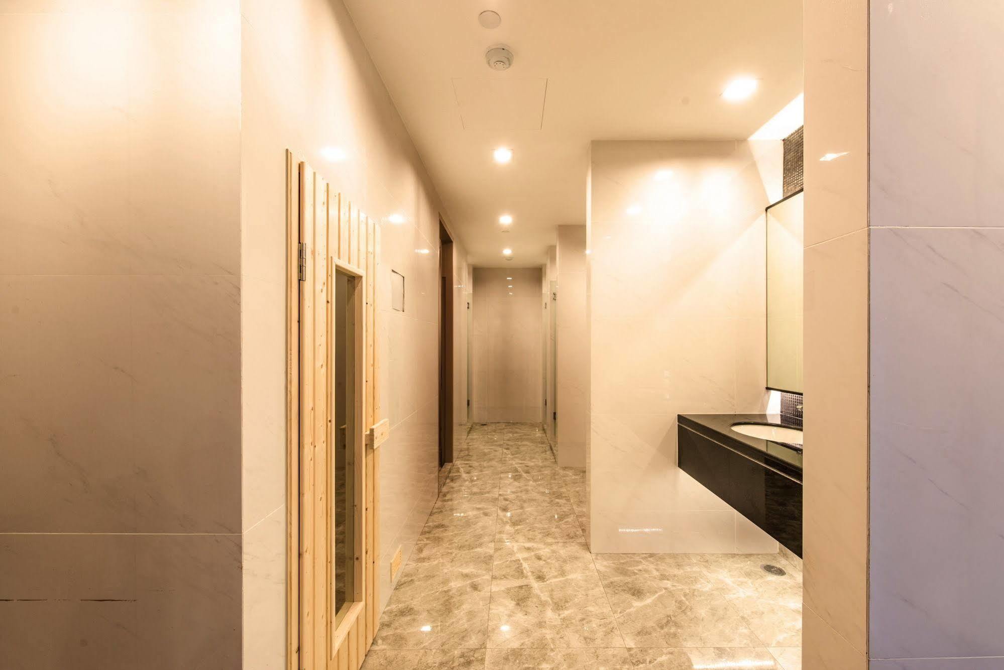 Qiss Residence By Bliston Bangkok Luaran gambar